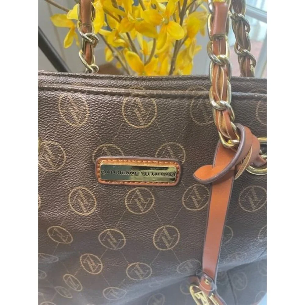 Power Look, Smart Price – Adrienne Vittadini Geo-Chic Tote - Picture 3 of 9